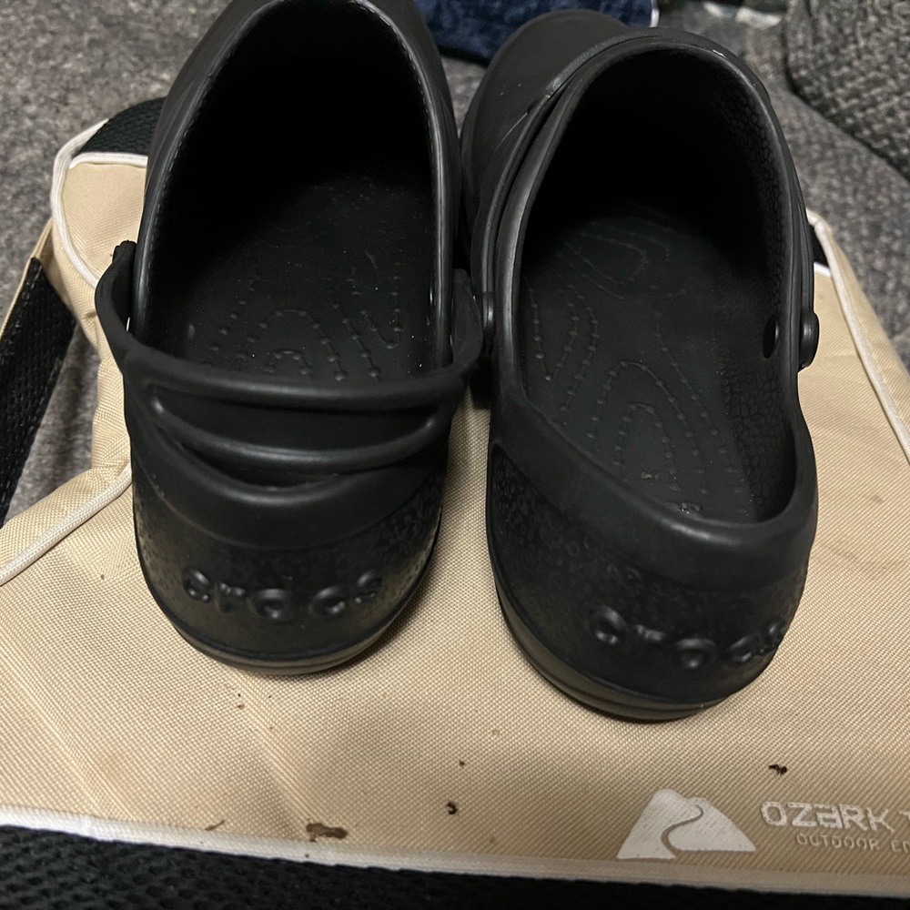 I have these crocs only been worn once black a size 10